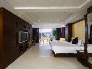 โรงแรมรายาบุรี โฮเต็ล ป่าตอง Patong