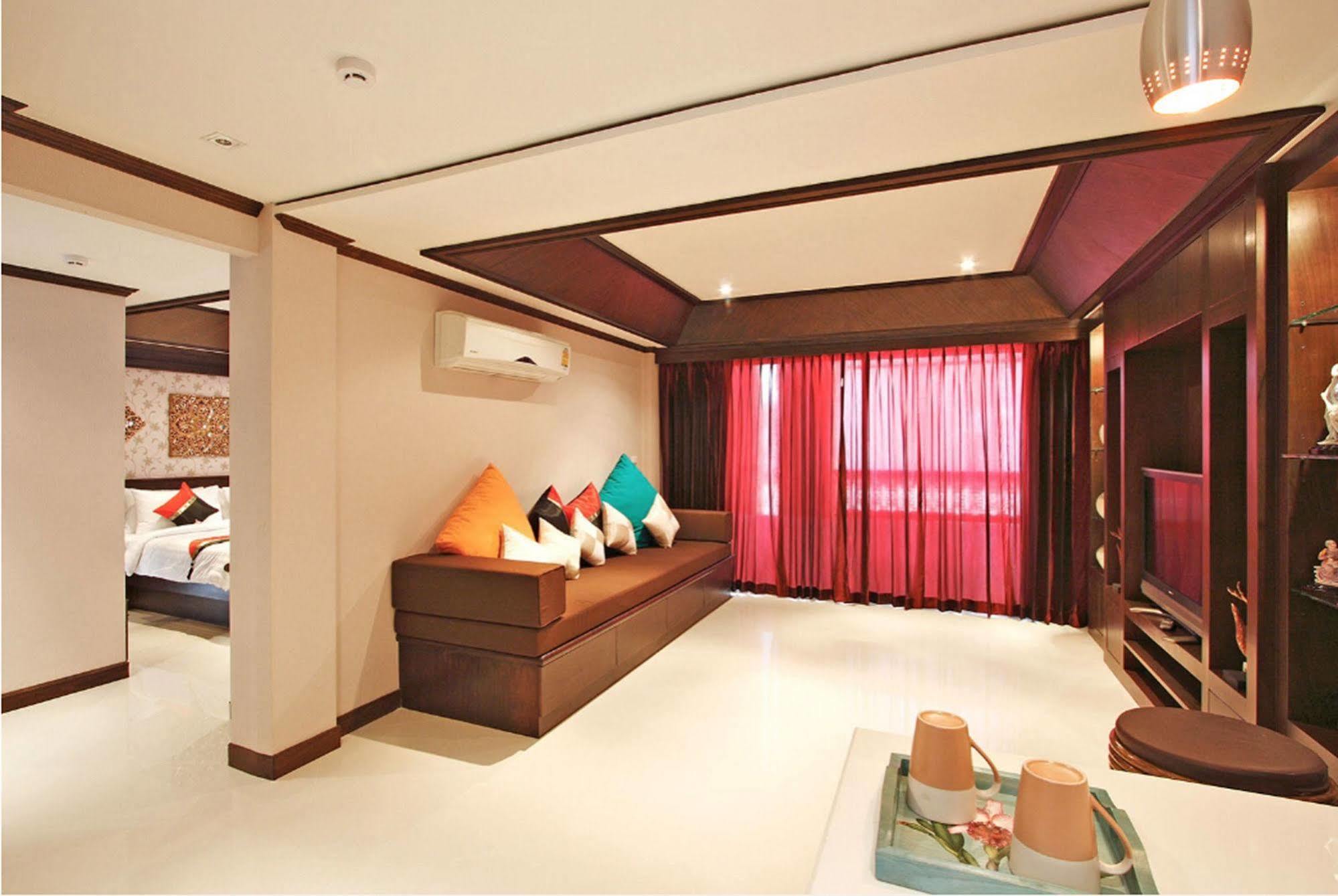 โรงแรมรายาบุรี โฮเต็ล ป่าตอง 3*